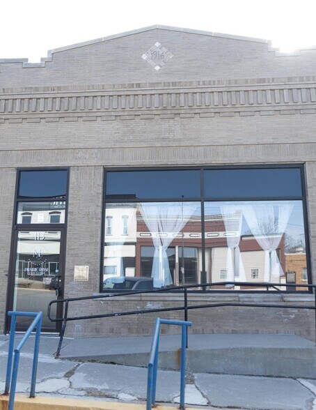 Primary Photo Of 113 Broadway St, Carson Storefront For Sale