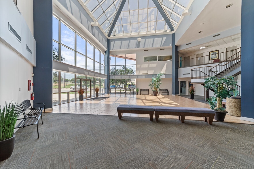 Primary Photo Of 2020 Babcock Rd, San Antonio Medical For Lease