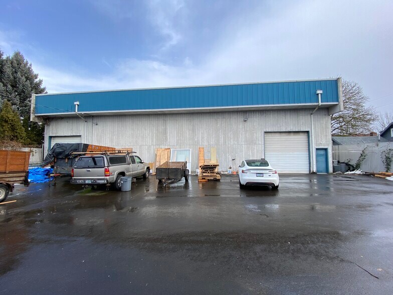 Primary Photo Of 152 SE 5th Ave, Hillsboro Showroom For Lease