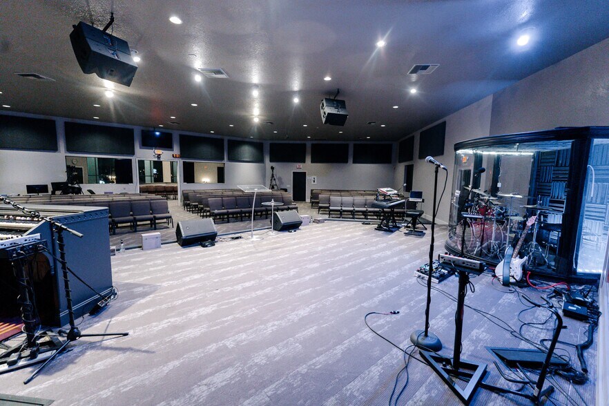 More Photos Of 631 12th St, Imperial Beach Religious Facility For Lease