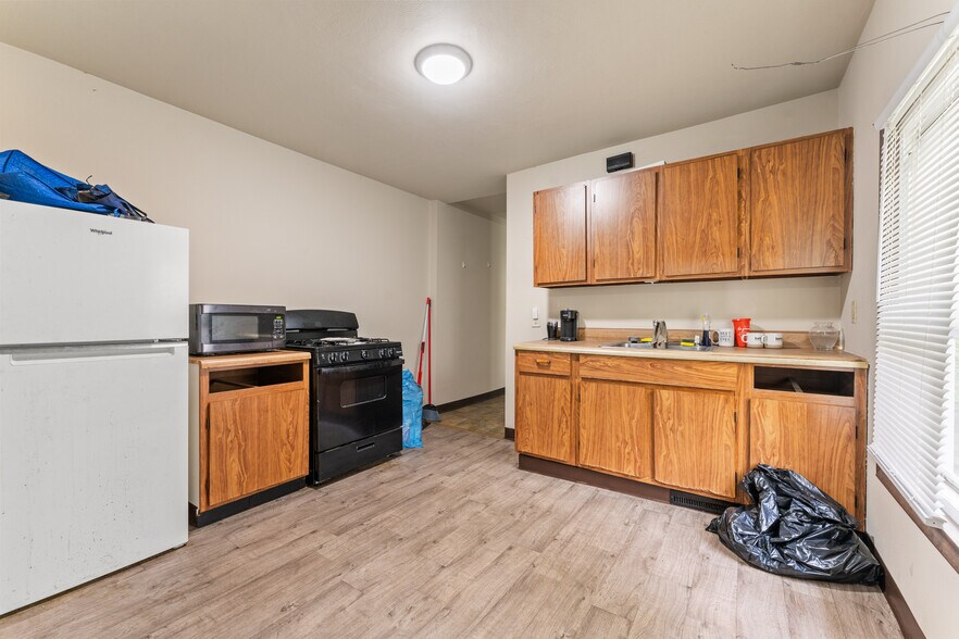 More Photos Of 175 Chapin St, Binghamton Apartments For Sale