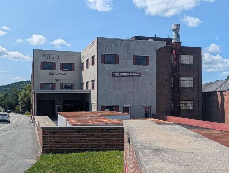 More Photos Of 91 Main St, Claremont Self Storage For Sale