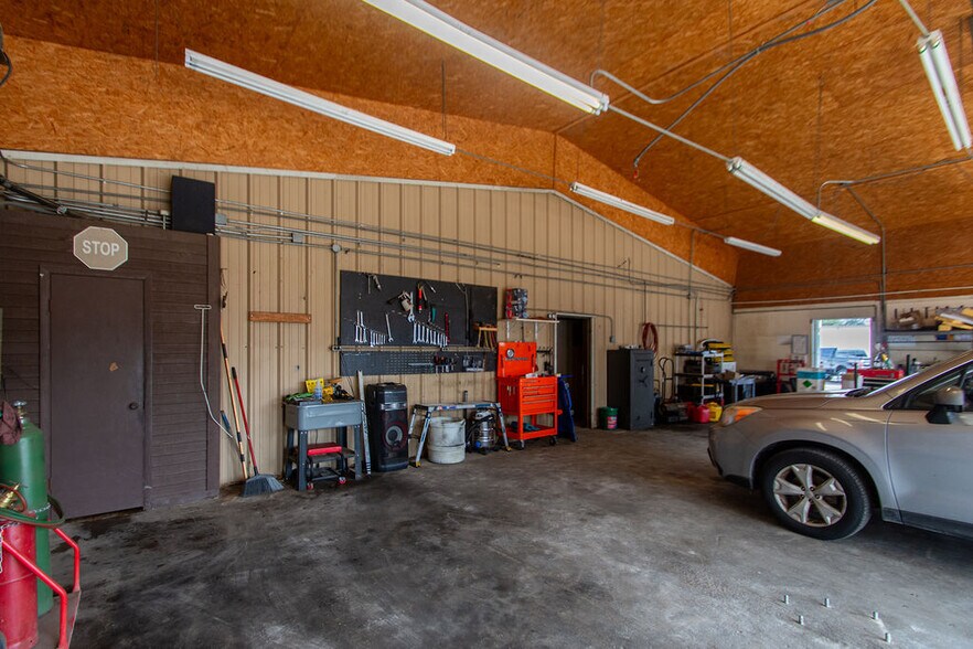 More Photos Of 120 E Mulberry St, Angleton Auto Dealership For Lease