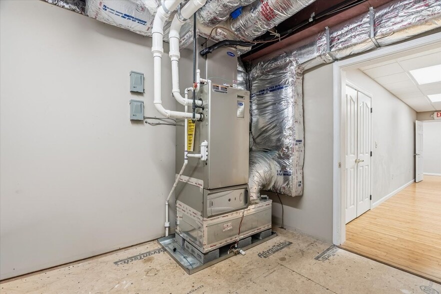 More Photos Of 106 Flow State Vis, Asheville Flex For Lease