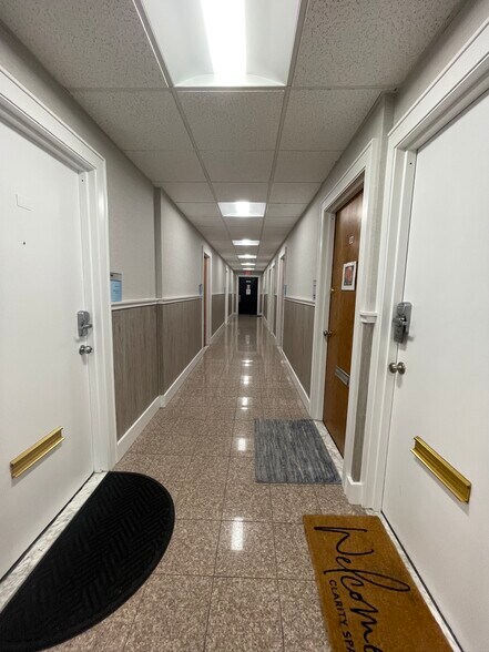 More Photos Of 120 W Park Ave, Long Beach Office For Sale