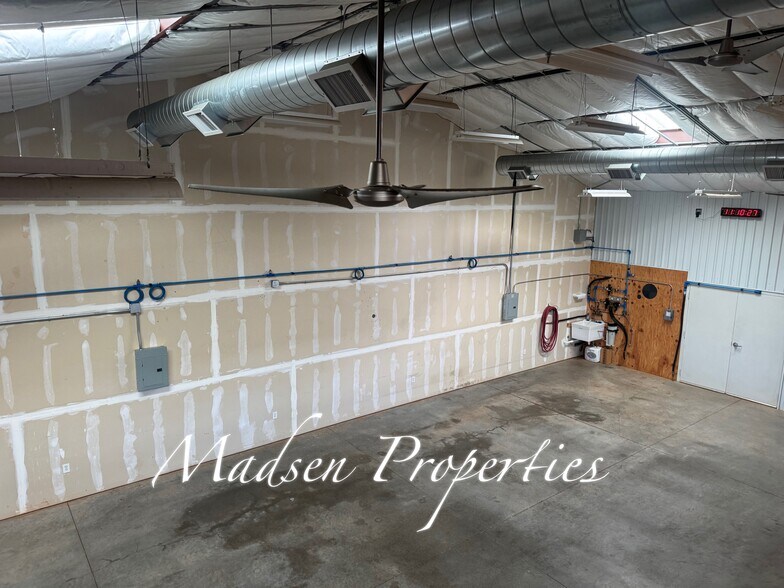 More Photos Of 1115 Ewald Ct, Paradise Manufacturing For Lease