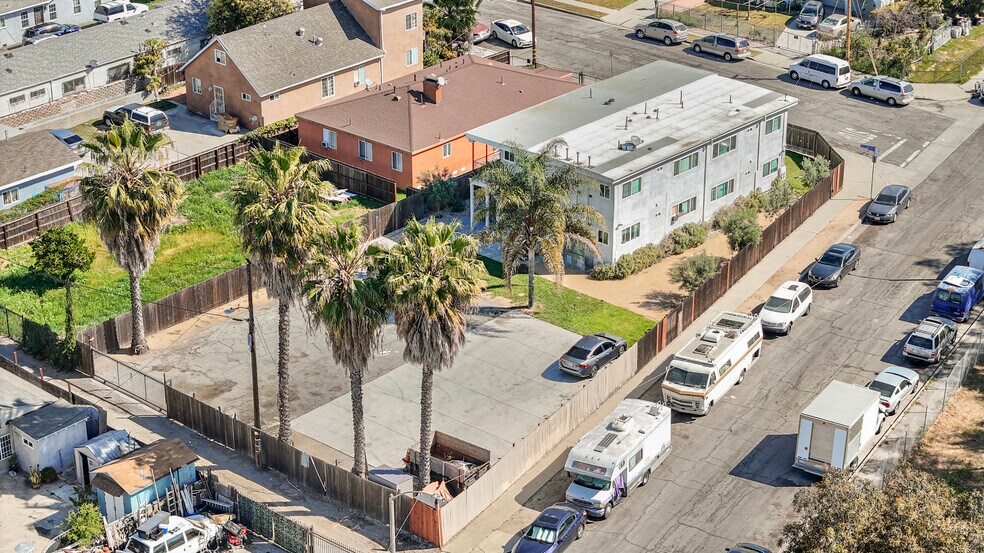 More Photos Of 11513 Berendo Ave, Los Angeles Multifamily For Sale