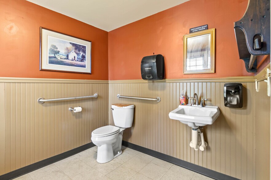 More Photos Of 54 S Main St, Magnetic Springs Restaurant For Sale