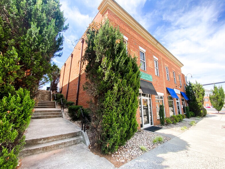 More Photos Of 103-105 Tradewynd Dr, Lynchburg Medical For Sale