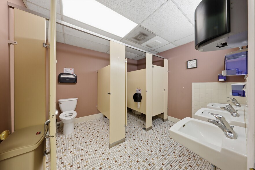 More Photos Of 1170 N Delsea Dr, Westville Office Residential For Sale