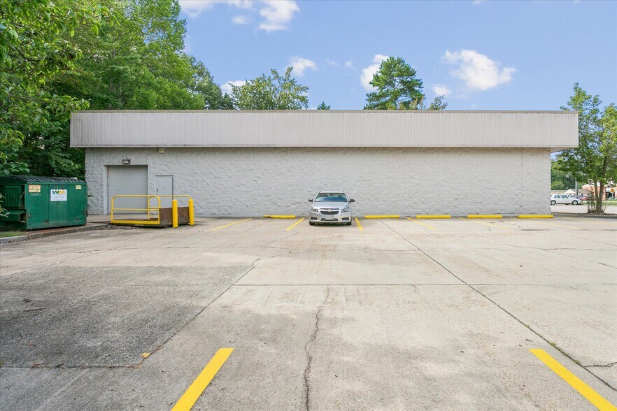 More Photos Of 398 Wythe Creek Rd, Poquoson Auto Repair For Sale