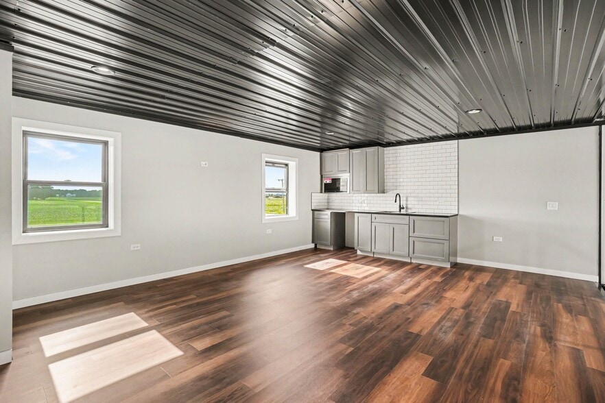 More Photos Of 22808 Kamp Kozy St, Cassopolis Self Storage For Sale