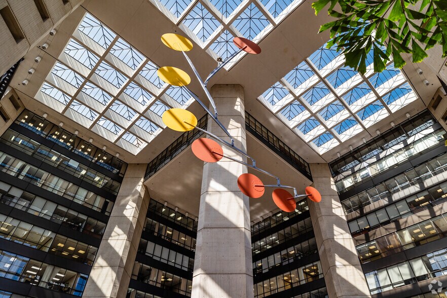 More Photos Of 100 N Broadway St, Wichita Office For Lease