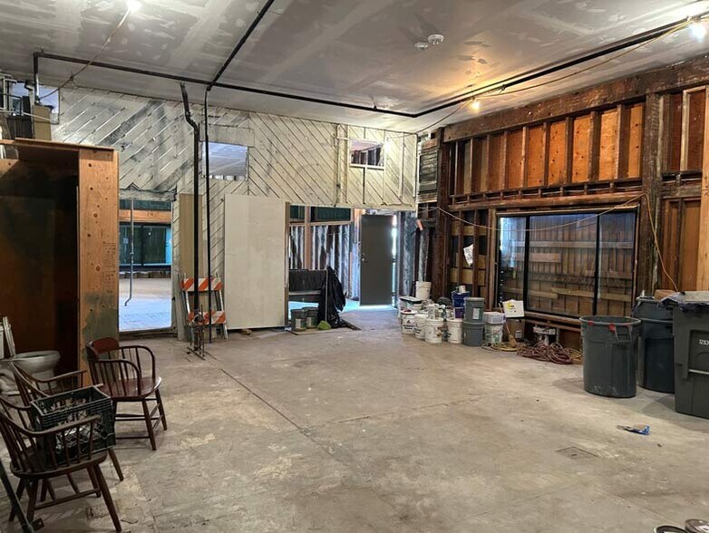 More Photos Of 2401 16th St, San Francisco Storefront Retail Office For Sale