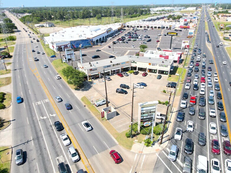 More Photos Of 10950 Cypress Creek Pky, Houston Storefront For Sale