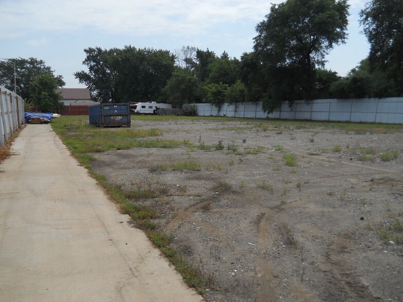 More Photos Of 2030 Summer St, Hammond Warehouse For Sale