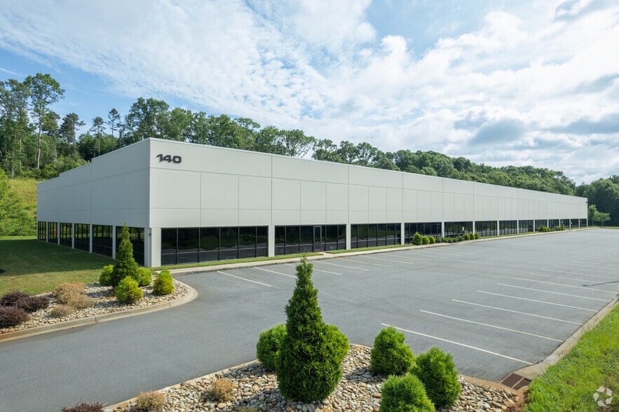 More Photos Of 140 Corporate Dr, Spartanburg Research And Development For Lease