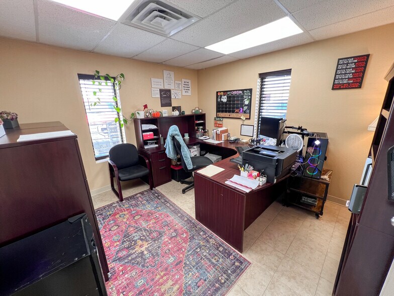 More Photos Of 140 Eaglehart Rd, Odessa Warehouse For Sale