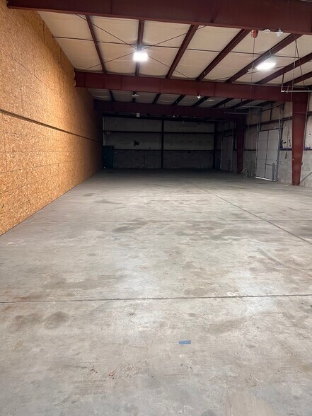 More Photos Of 28 Kenton Lands Rd, Erlanger Warehouse For Lease