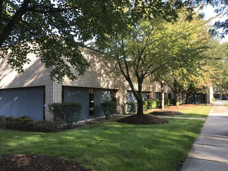 More Photos Of 14115 Farmington Rd, Livonia Unknown For Lease