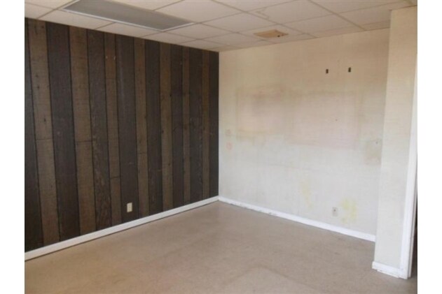 More Photos Of 105-121 Murray Plz, Chatsworth General Retail For Sale