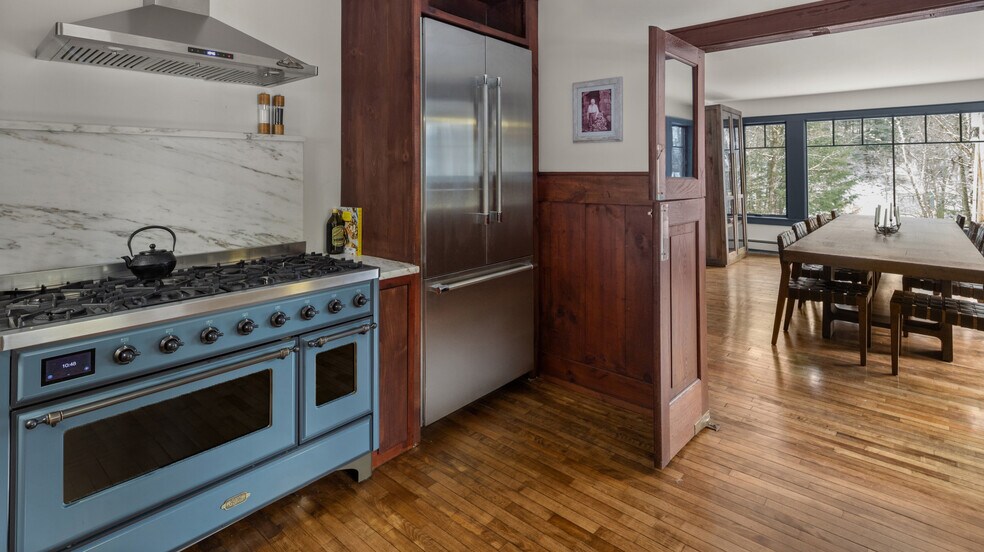 More Photos Of 56 Turner Mill Ln, Stowe Specialty For Sale