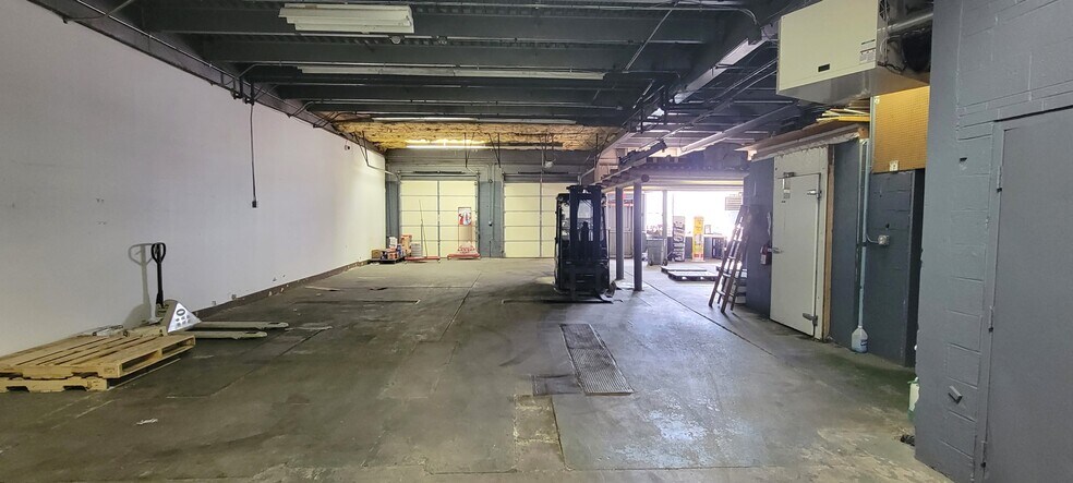 More Photos Of 700 E Main St, Plymouth Freestanding For Sale