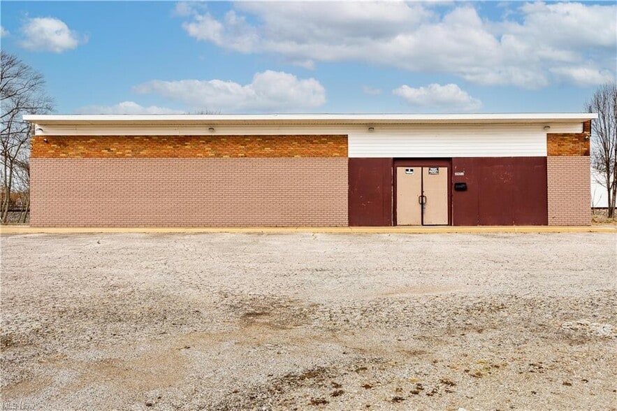 Primary Photo Of 2973 G St, Lorain Flex For Sale