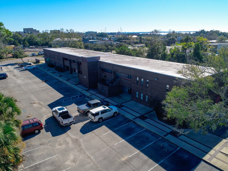 More Photos Of 1 S A St, Pensacola Office For Lease