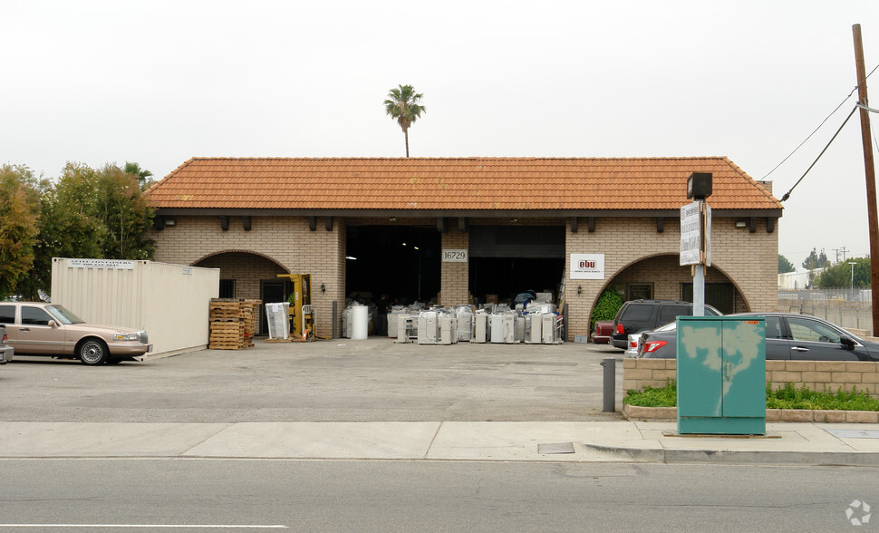 Primary Photo Of 16729 Saticoy St, Van Nuys Flex For Lease