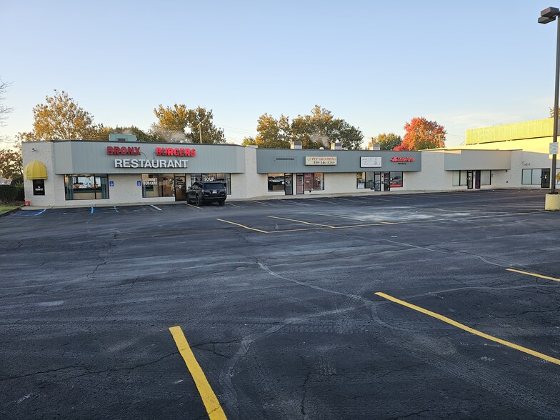 Primary Photo Of 32683-32747 Mound Rd, Warren Unknown For Lease