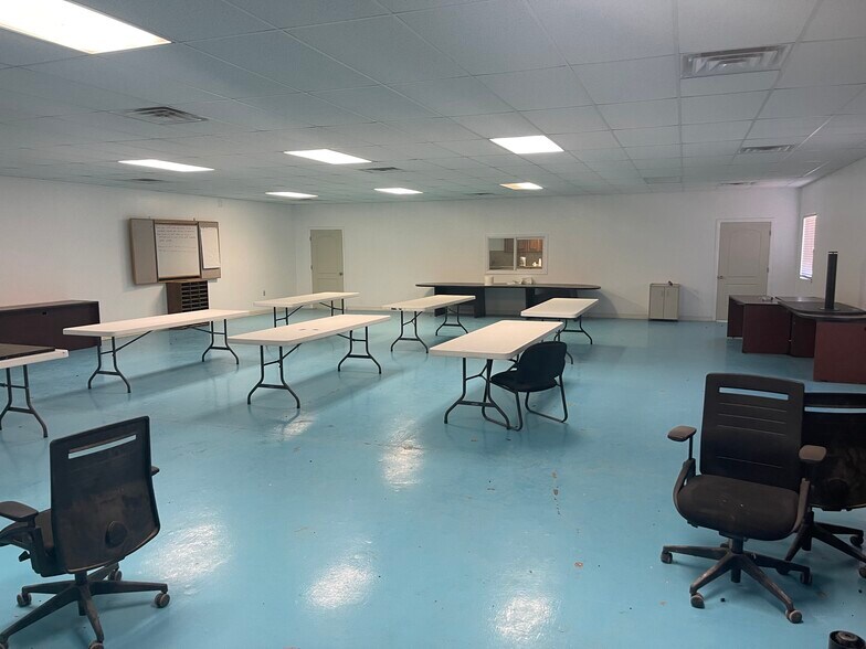 More Photos Of 14625 N Hollyhock Ave, Gardendale Warehouse For Sale