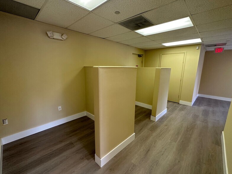More Photos Of 10800 NW 21st St, Miami Warehouse For Sale