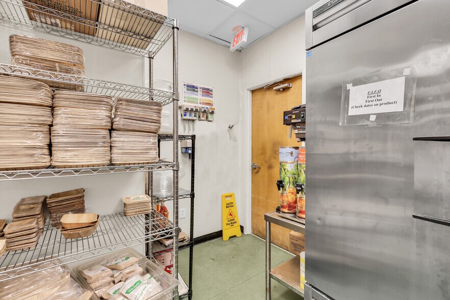 More Photos Of 114 Horizon Park Dr, Savannah Restaurant For Sale