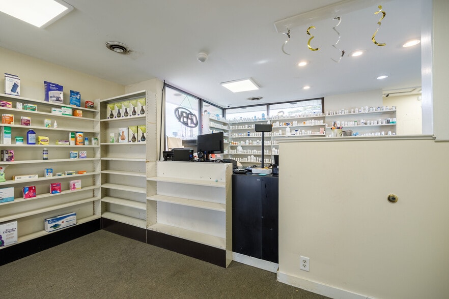 More Photos Of 2000 Snead Ave, Colonial Heights General Retail For Sale