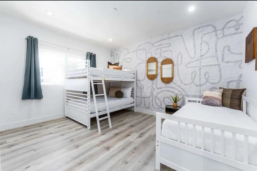 More Photos Of 216 N Coronado St, Los Angeles Multifamily For Sale