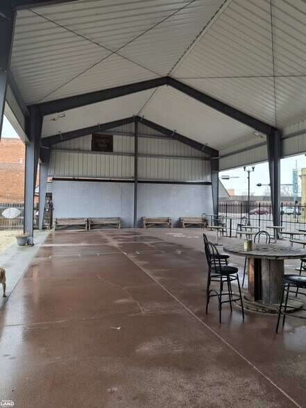 More Photos Of 417 G St, Central City General Retail For Sale