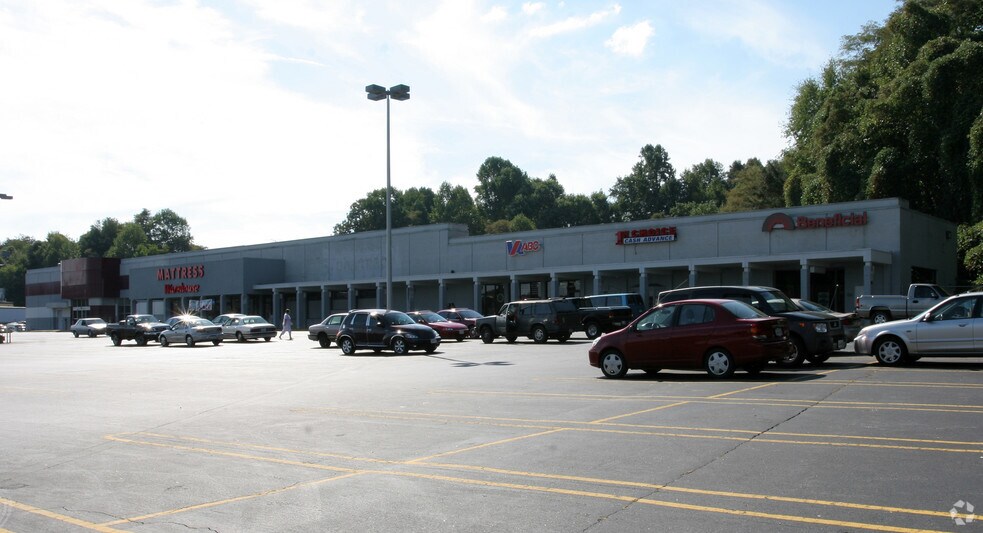More Photos Of 229-239 Commonwealth Blvd W, Martinsville Freestanding For Lease