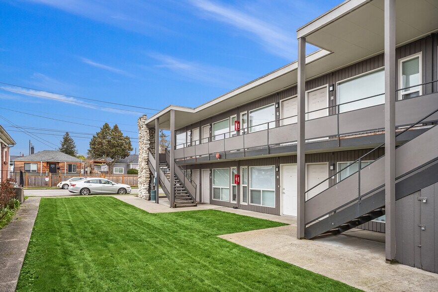 More Photos Of 5416 S M St, Tacoma Apartments For Sale