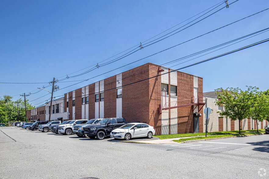 More Photos Of 1101-1113 Jefferson Ave, Elizabeth Warehouse For Lease