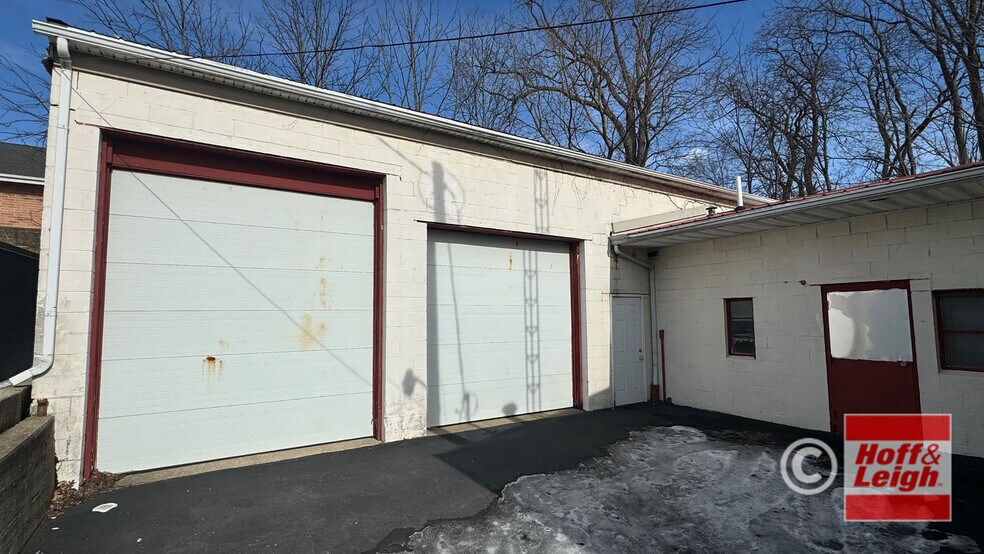 More Photos Of 1395 Gardner Blvd, Barberton Auto Repair For Lease