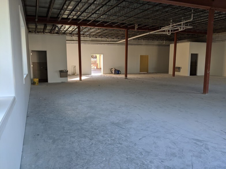More Photos Of 9999 Brook Rd, Glen Allen Freestanding For Lease
