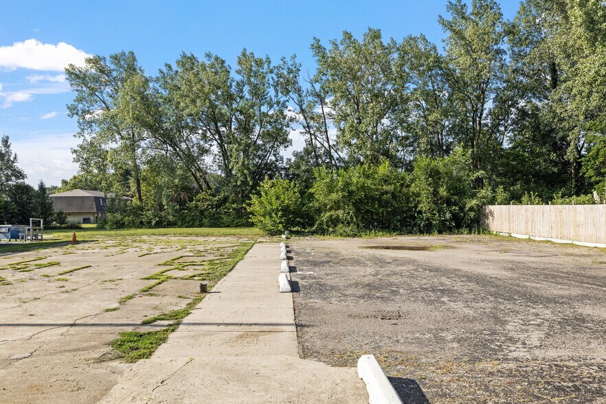 More Photos Of 605 W Baltimore St, Wilmington Storefront For Sale