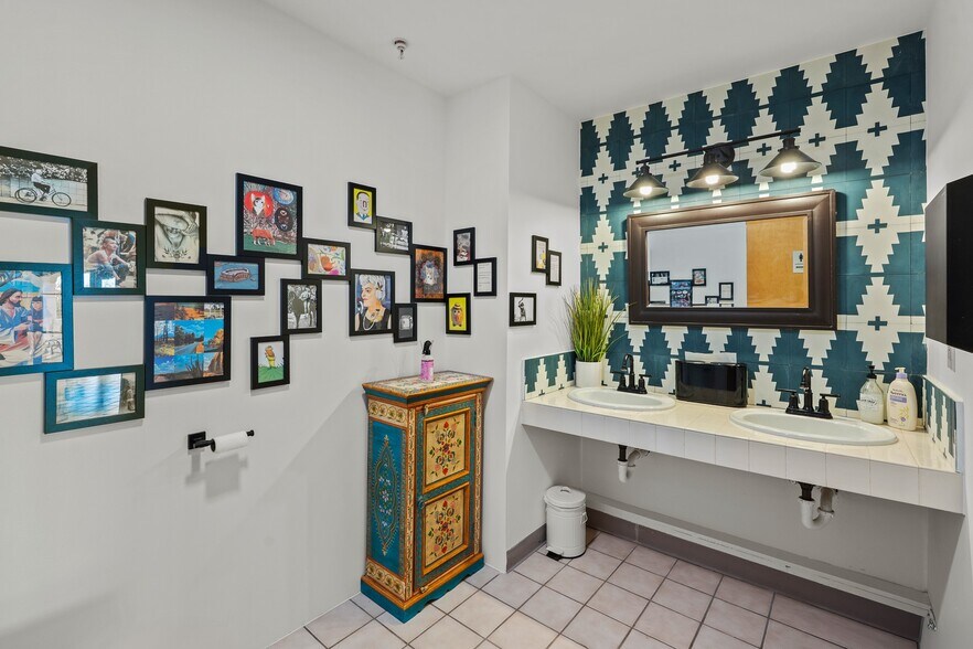 More Photos Of 4 N Chamisa Dr, Santa Fe Specialty For Sale