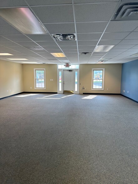 More Photos Of 46401 Romeo Plank Rd, Macomb Township Medical For Lease
