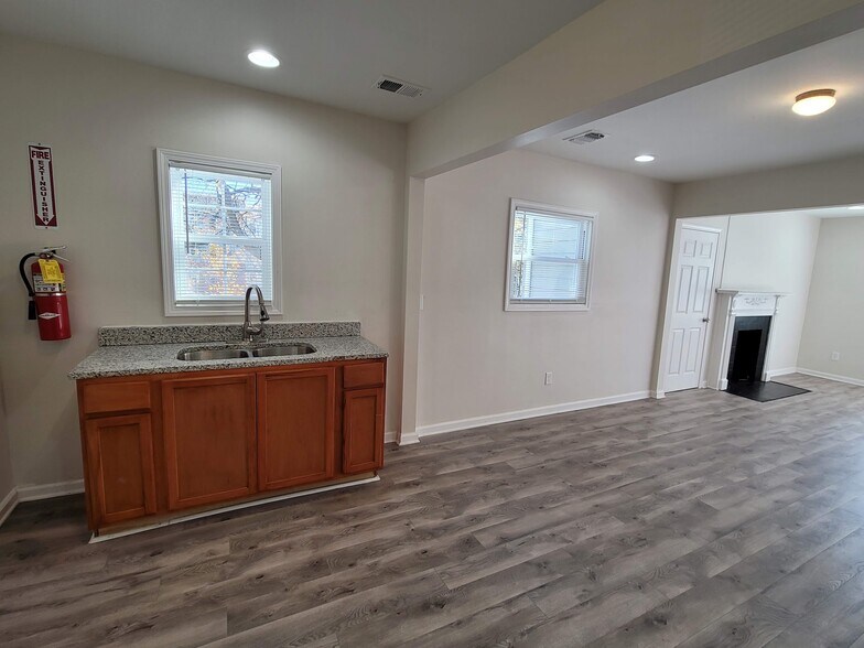 More Photos Of 1337 Cleveland Ave, Atlanta Loft Creative Space For Lease
