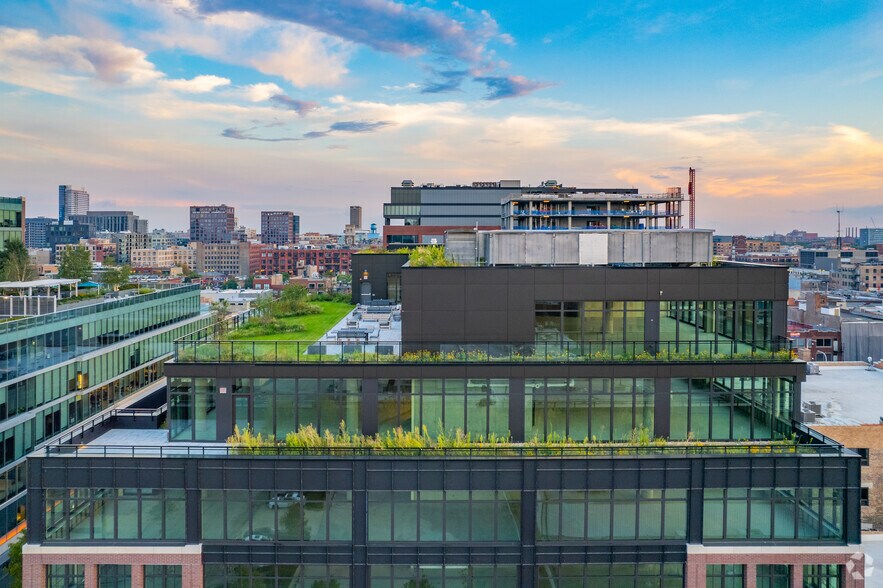 More Photos Of 318 N Carpenter St, Chicago Office For Lease