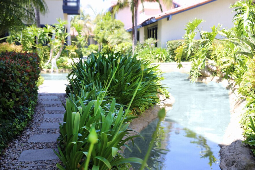 More Photos Of 2660 Townsgate Rd, Westlake Village Unknown For Lease