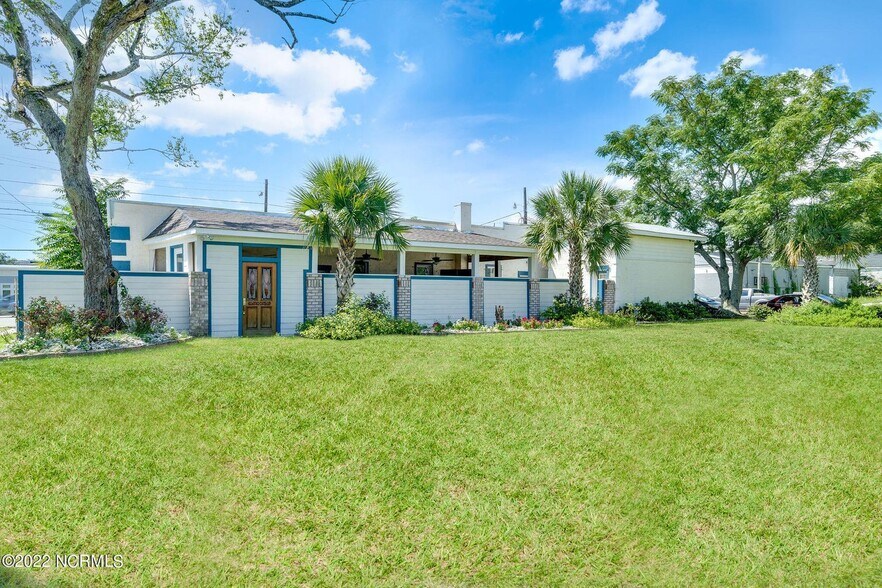 More Photos Of 803 Dawson St, Wilmington Storefront Retail Office For Sale