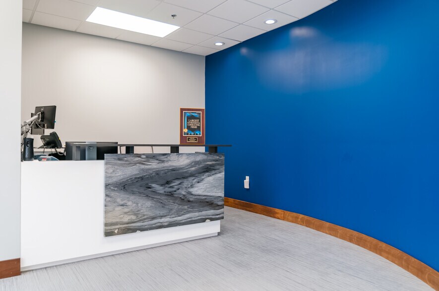 Primary Photo Of 15755 N Pointe Blvd, Noblesville Medical For Sale